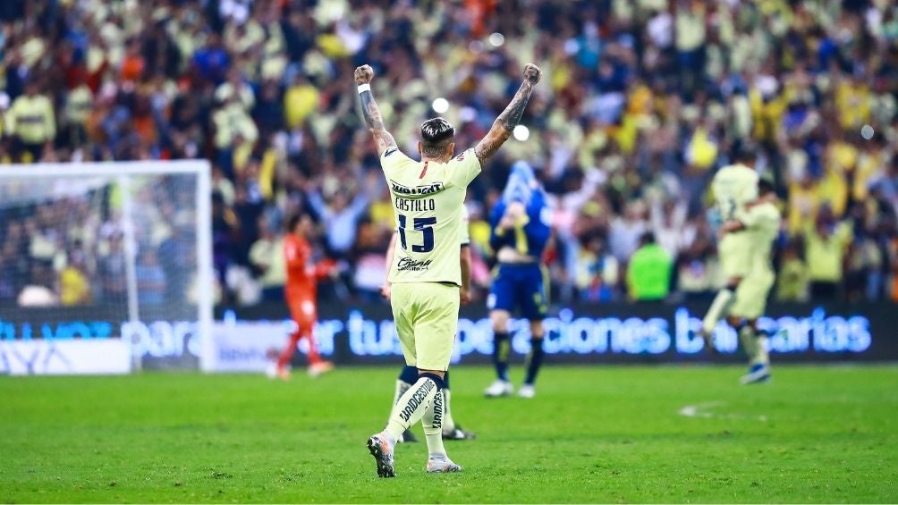 Nico Castillo en un partido de América 