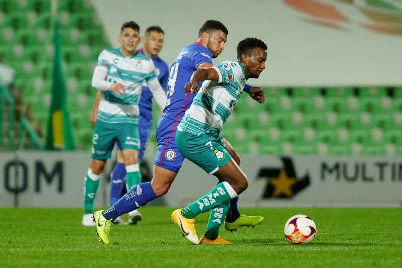 Cruz Azul en partido con Santos