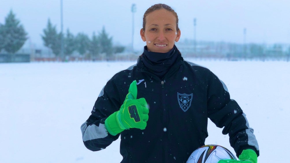 Pamela Tajonar durante un entrenamiento con el EDF Logroño