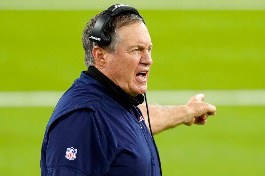 Bill Belichick durante un partido de Patriotas