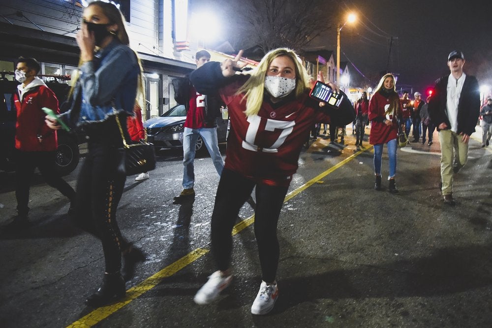 Aficionada de Alabama se muestra feliz por el Título