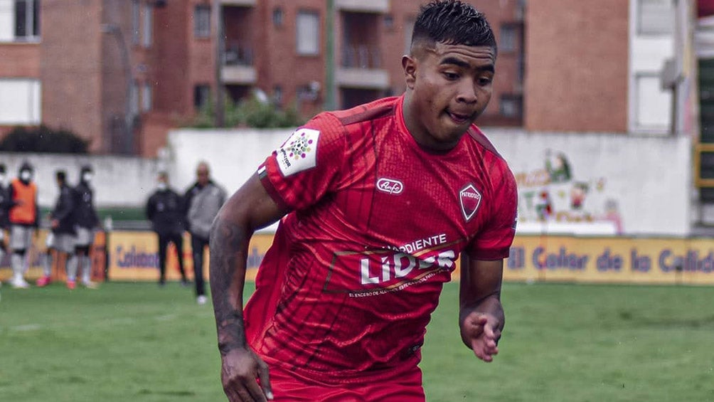 Jhon Miranda durante un duelo con Patriotas Futbol Club 