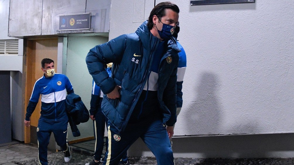 Solari ingresa al Estadio Azteca