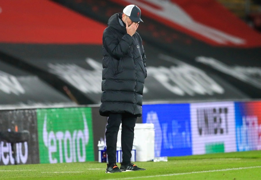 Jürgen Klopp dirigiendo un partido del Liverpool