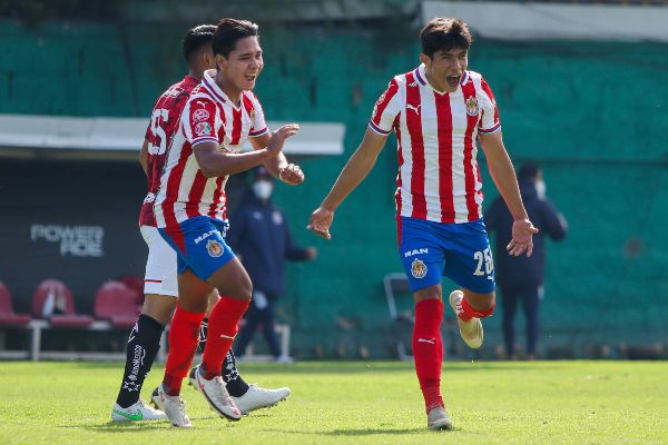 Gael García en festejo con Chivas Sub 20