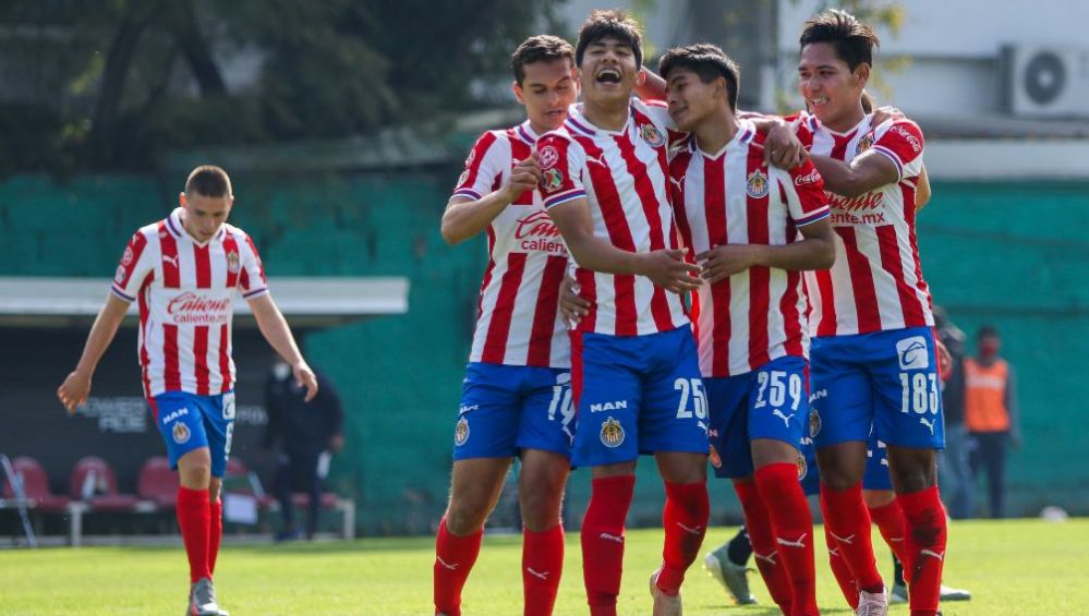 Gael García en festejo con Chivas Sub 20