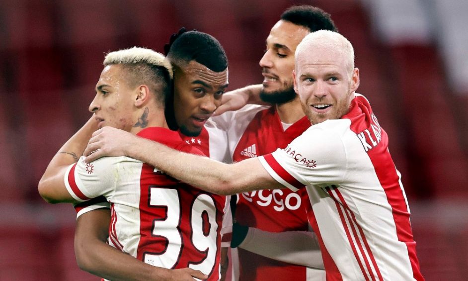 Jugadores del Ajax celebrando un gol conseguido