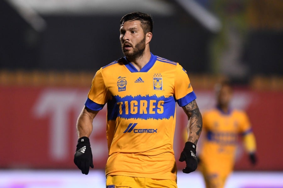 André-Pierre Gignac en un partido de Tigres