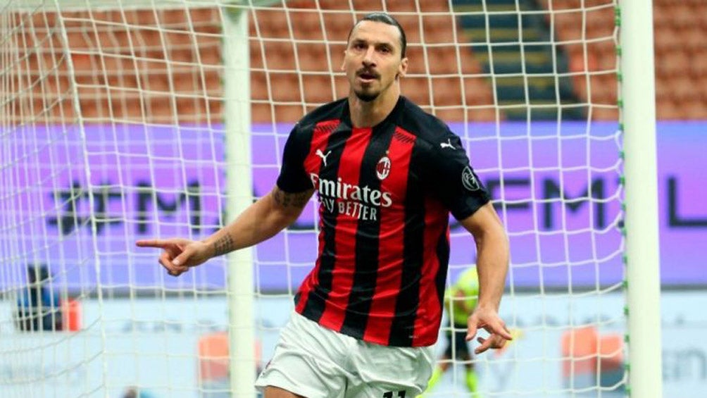 Ibrahimovic luego de marcar gol ante el Inter de Milán