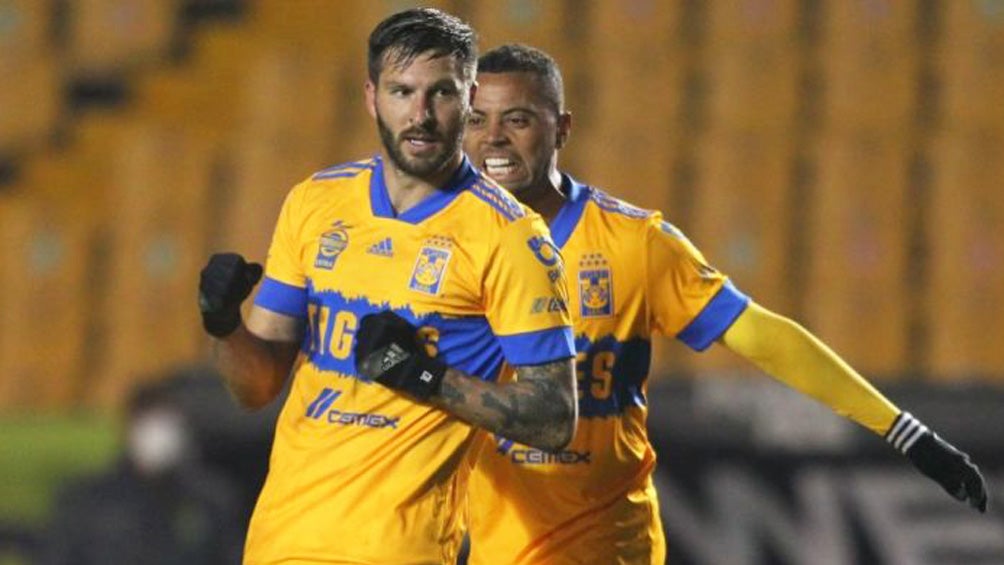 André-Pierre Gignac en un partido de Tigres 