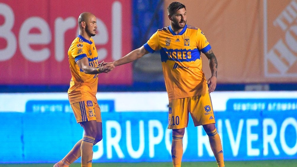 González y Gignac en partido