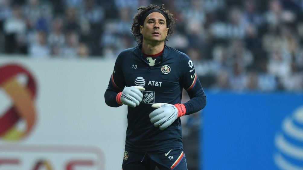 Memo Ochoa en partido