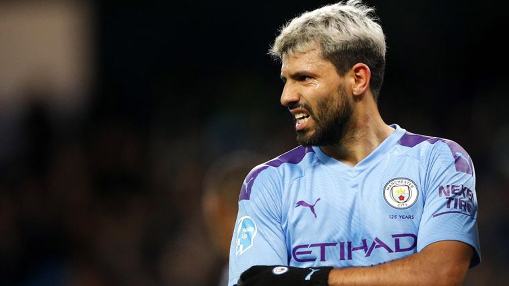 Kun Agüero durante un duelo con el Manchester City 