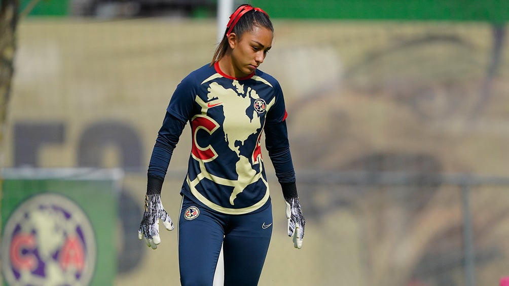 Jaidy Gutiérrez se lamenta en un entrenamiento de las Águilas