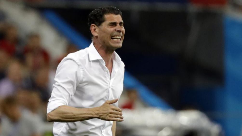 Fernando Hierro dirigiendo