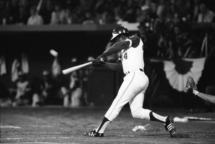 Hank Aaron en un juego de las Grandes Ligas