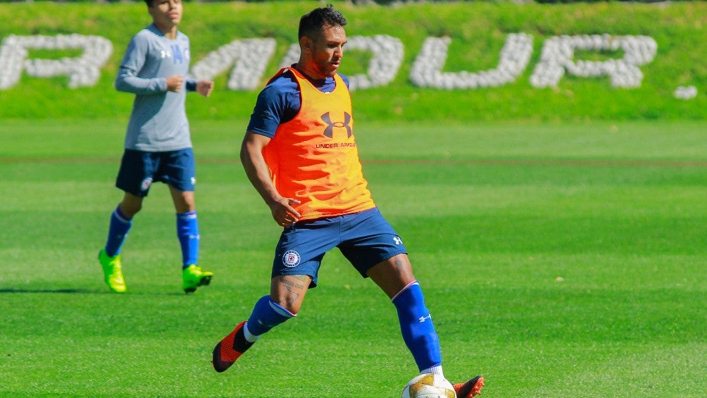 Cruz Azul: Juan Reynoso cuenta con Pol Fernández y Walter Montoya; Angulo no entra en planes