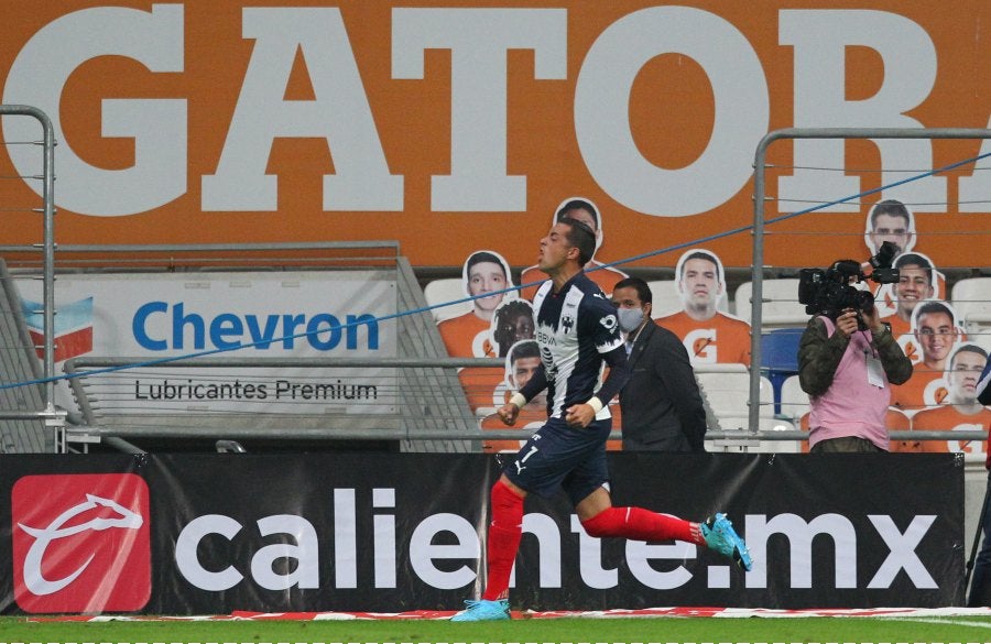 Rogelio Funes Mori celebrando un gol con Rayados