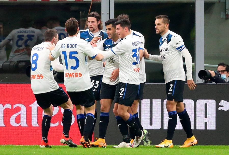 Jugadores del Atalanta festejando el gol de Cristian Romero