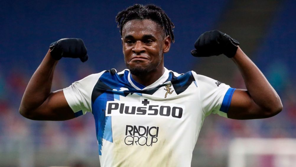 Duván Zapata celebrando el tercer gol del partido