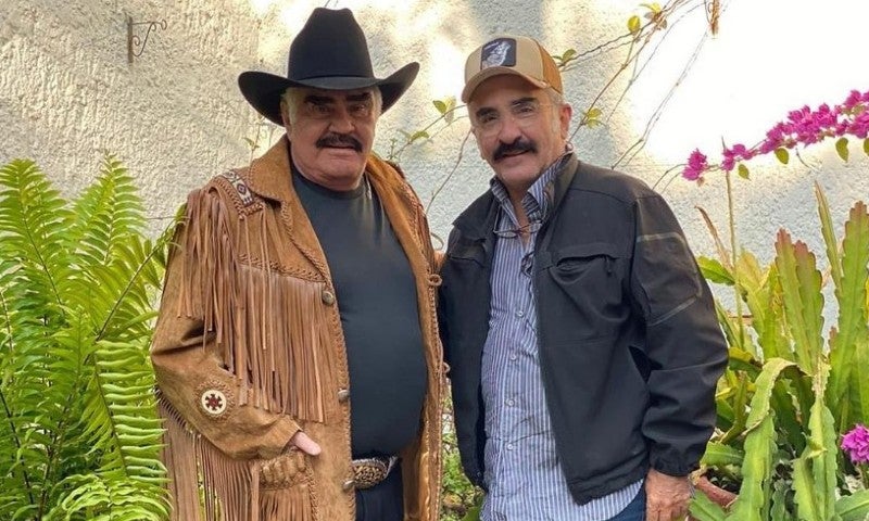 Vicente Fernández y su hijo