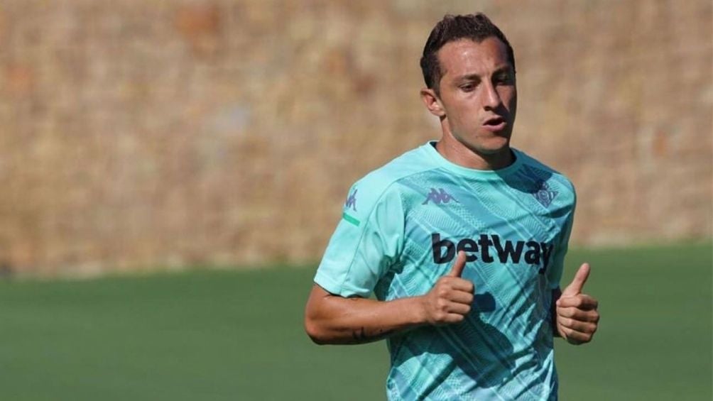 Guardado seguirá con el Betis 