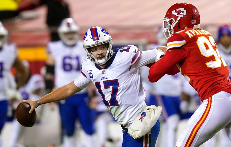 Josh Allen sufrió ante la presión de la defensiva de Chiefs