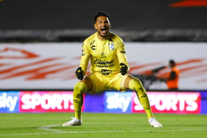 Ruiz celebra un gol de Querétaro ante Pumas