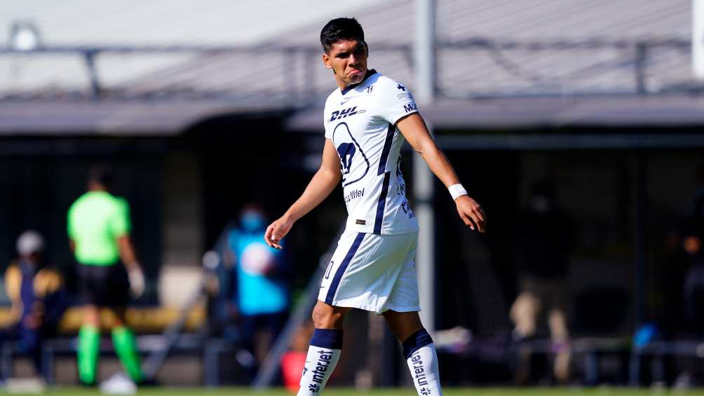 Emanuel Montejano en partido con Pumas