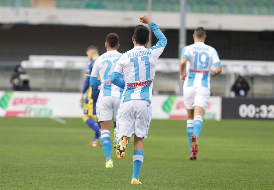 Chucky Lozano celebrando un gol ante el Hellas Verona