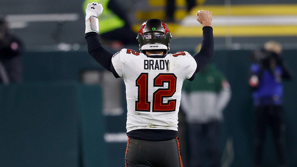 Tom Brady celebra con los Buccaneers