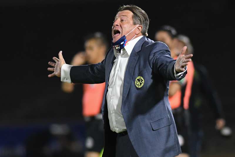 Miguel Herrera en partido