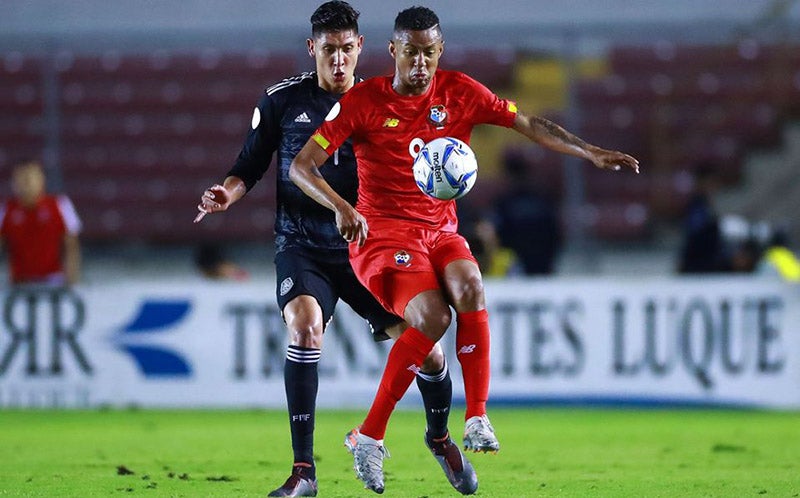 Gabriel Torres en partido con Panamá