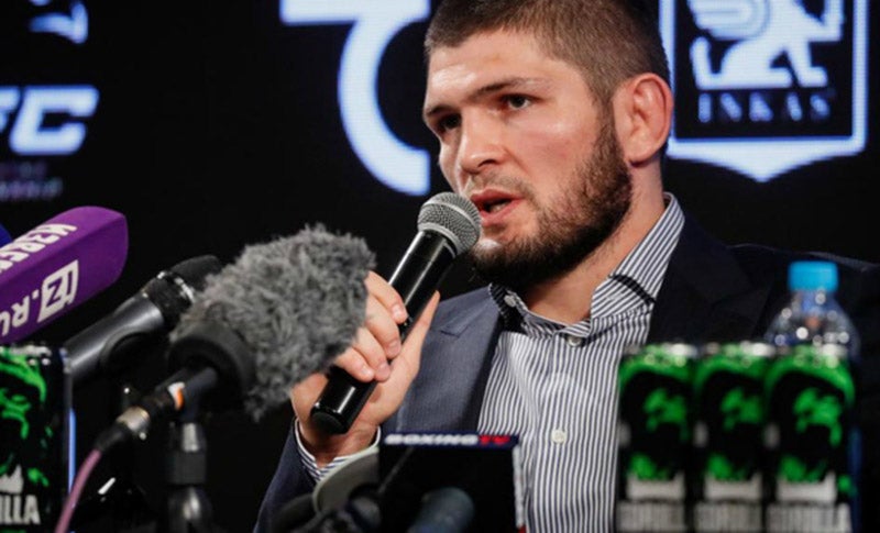 Nurmagomedov en conferencia de prensa