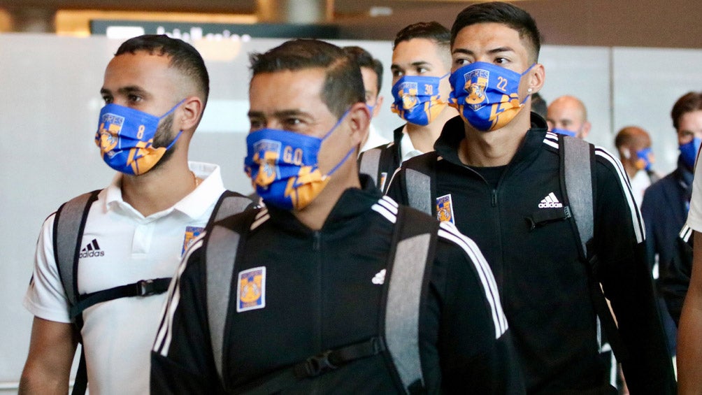 Jugadores de Tigres en el aeropuerto de Doha 