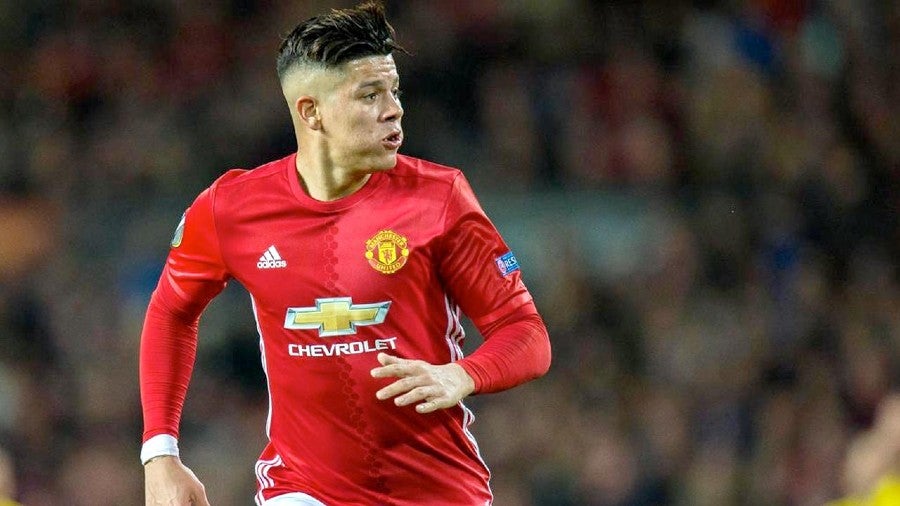 Marcos Rojo durante un partido con Manchester United