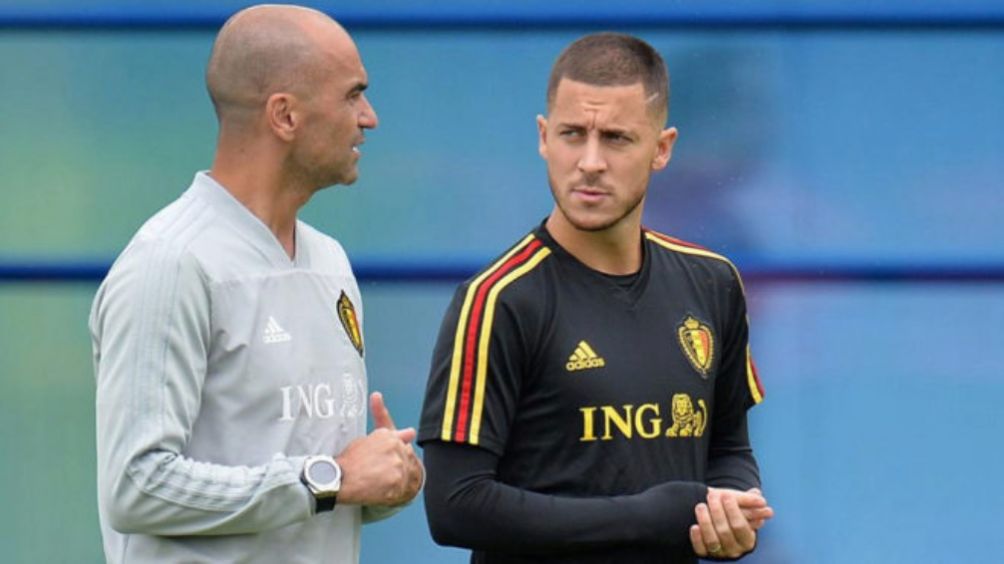 Roberto Martínez y Eden Hazard en una concentración de Bélgica