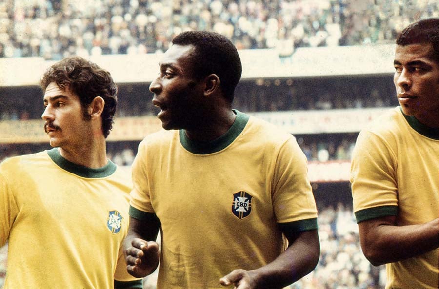 Pelé (centro) con Roberto Rivelino (izquierda) y 'Jairzinho' (derecha) en México 70