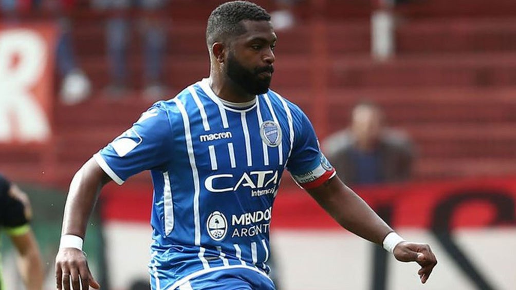 Santiago 'Morro' García, durante un juego con Godoy Cruz