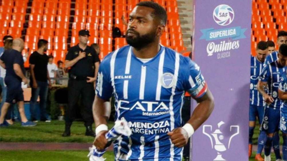 Santiago García salta a la cancha con Godoy Cruz 