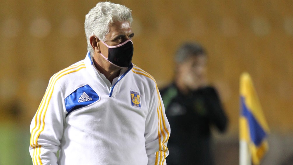 Tuca Ferretti, en acción con Tigres