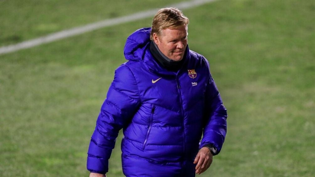 Ronald Koeman en partido con el Barcelona 