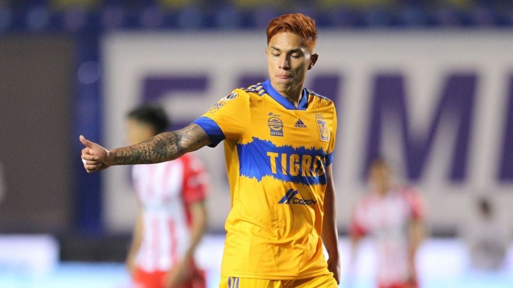 Salcedo en un partido con Tigres 