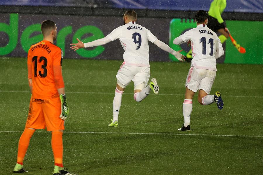 Benzema festeja su anotación ante Getafe 