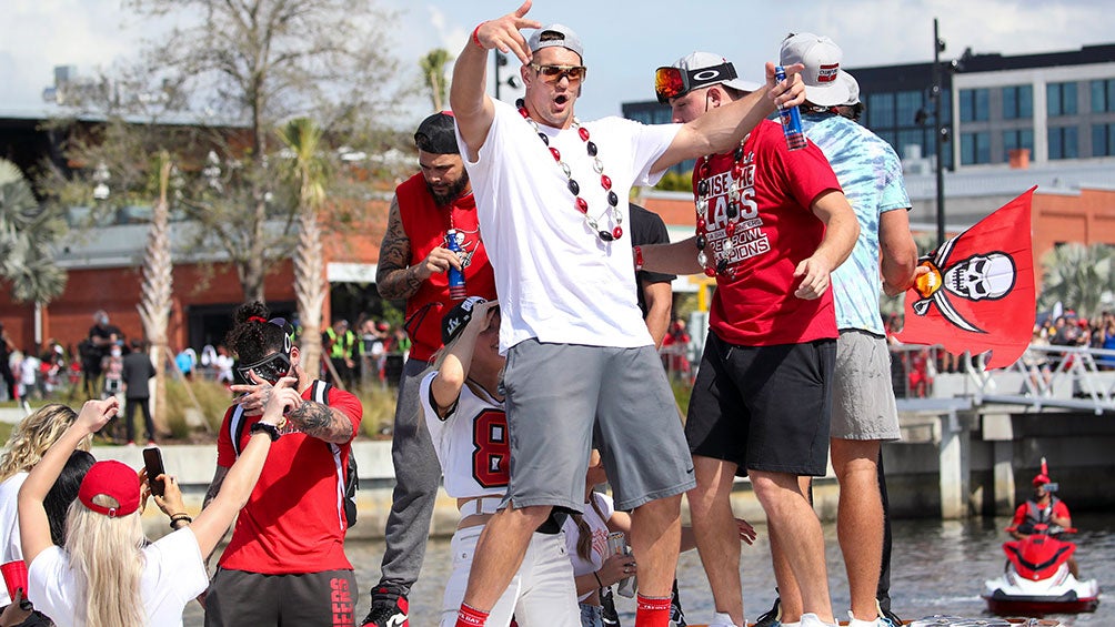 Buccaneers y Tom Brady realizaron desfile de Campeón en barcos