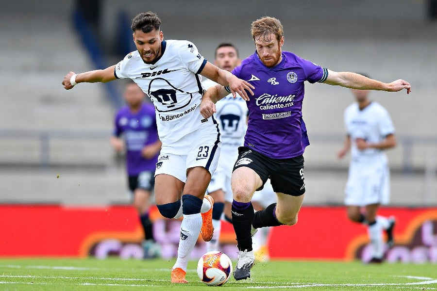 Nicolás Freire durante un partido con Pumas