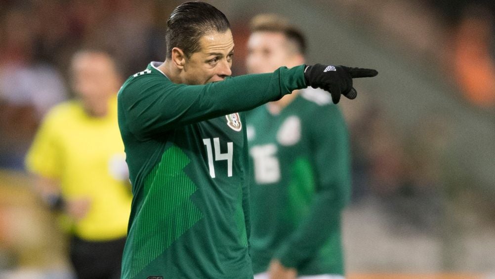 Javier Hernández en un partido con la Selección Mexicana