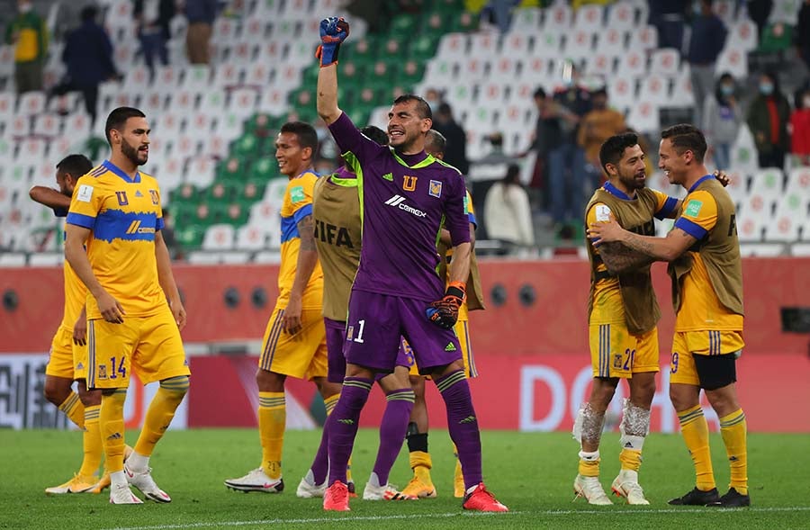 Jugadores de Tigres, tras vencer a Palmeiras en el Mundial de Clubes