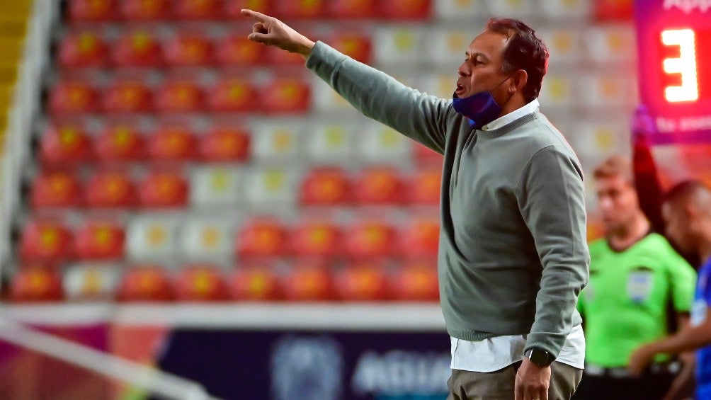 Juan Reynoso durante un partido con Cruz Azul