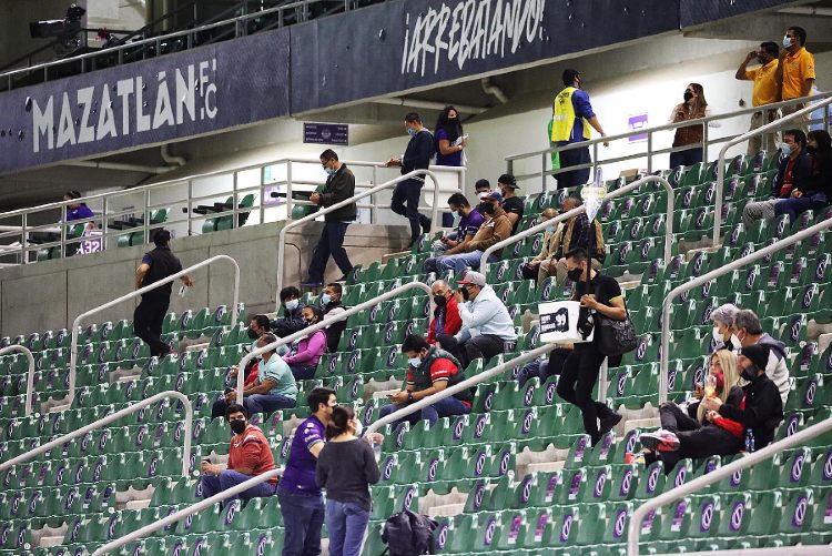 Afición de Mazatlán en el Estadio Kraken